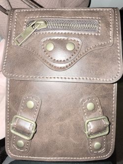 Explorer Crossbody