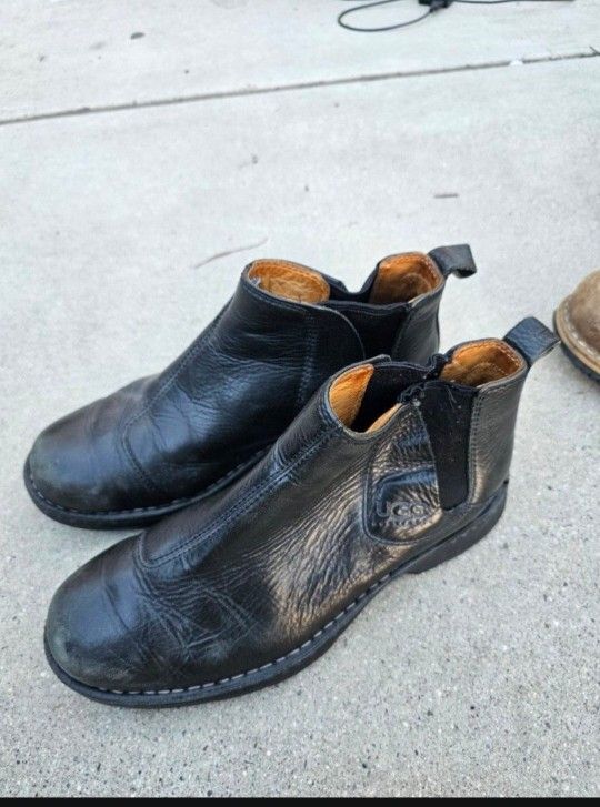 UGG Men's Leather Boots Size 9.5 In Good Condition