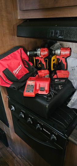 Milwaukee drill set