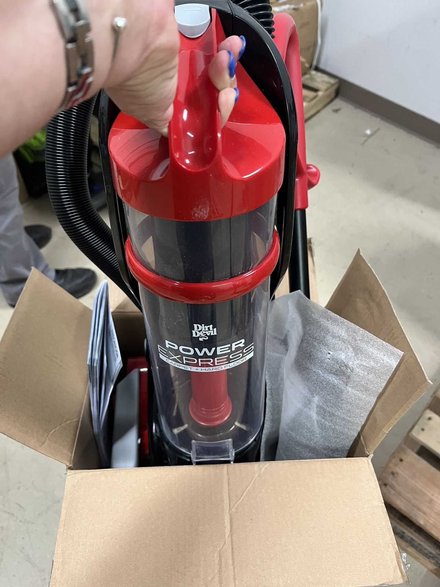Dirt Devil Power Express Upright Bagless Vacuum for Sale in Park Ridge