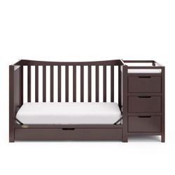 Baby Crib With Changing Table