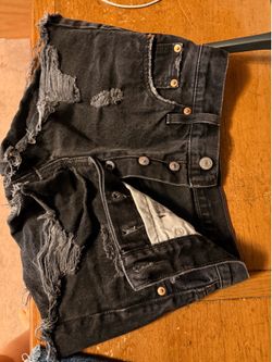 Levi’s 501 shorts size 23