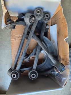 Toyota Tundra Gen 2 2018 Stabilizer Bar Link and Control Arm