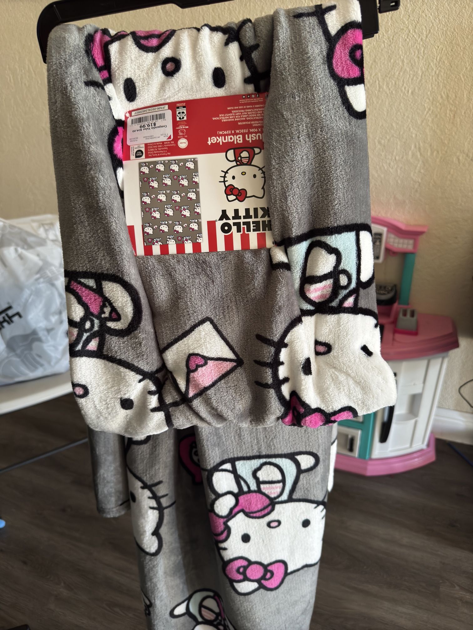 Hello Kitty Blanket