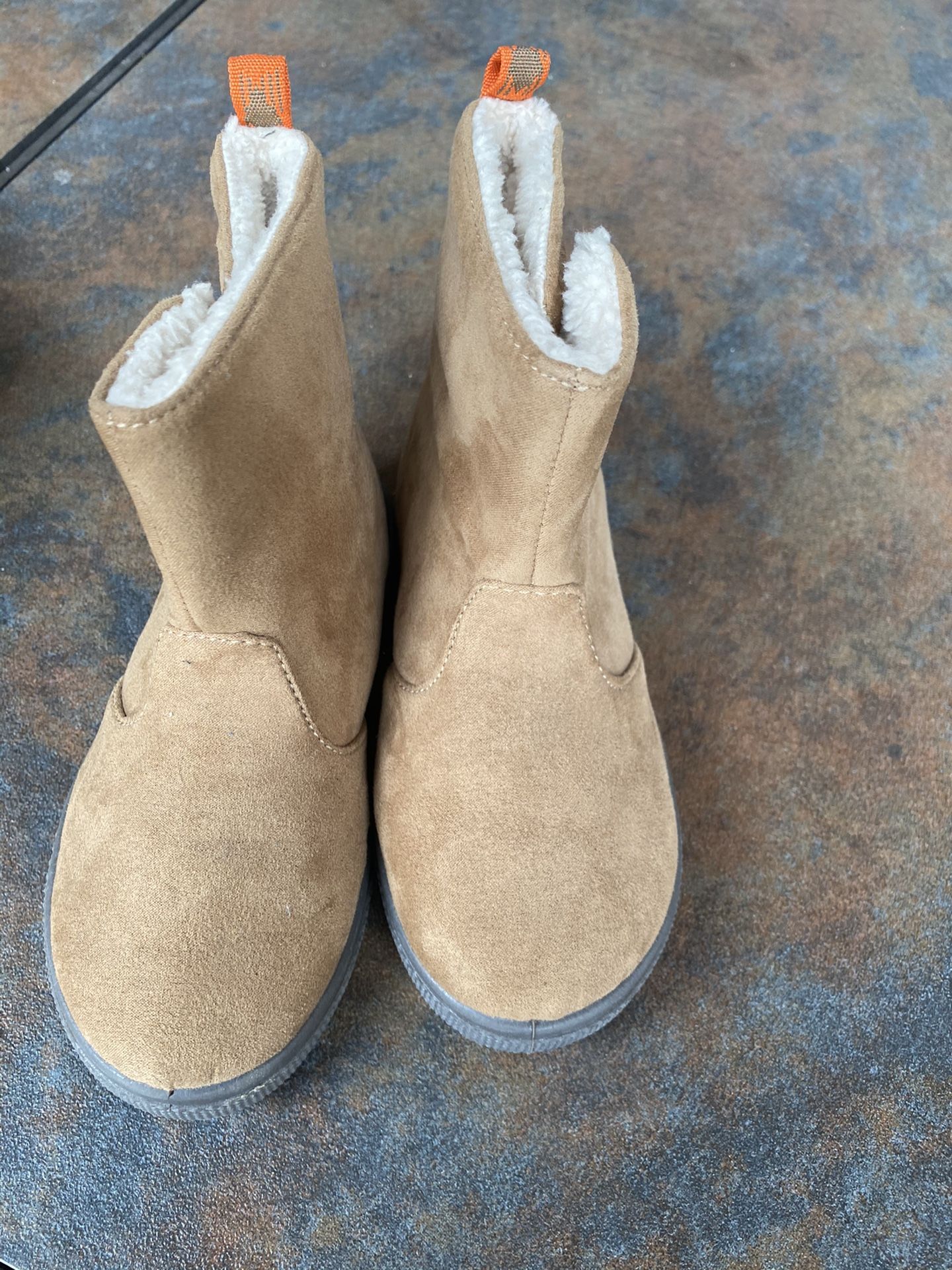 Carter’s choes new