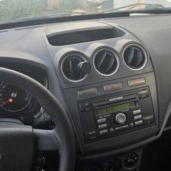 Ford Transit Connect 2011 White Van