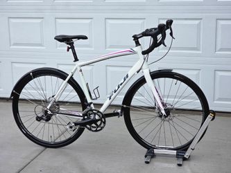 54cm Fuji Gravel Bike
