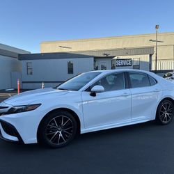 2023 CAMRY SE $31.995