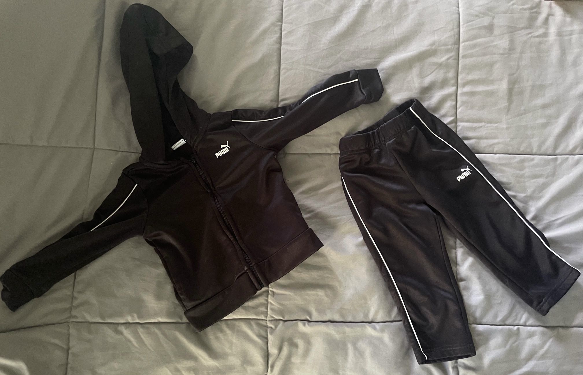 18-24 months Stylish Puma Tracksuit Set! 🖤