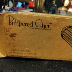 The Pampered Chef Scalloped Bread Tube