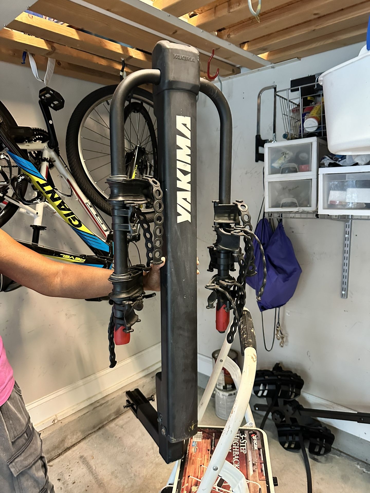  Yakima Hitch-Mounted Bike Rack  With Keys— 4-Bike Carrier