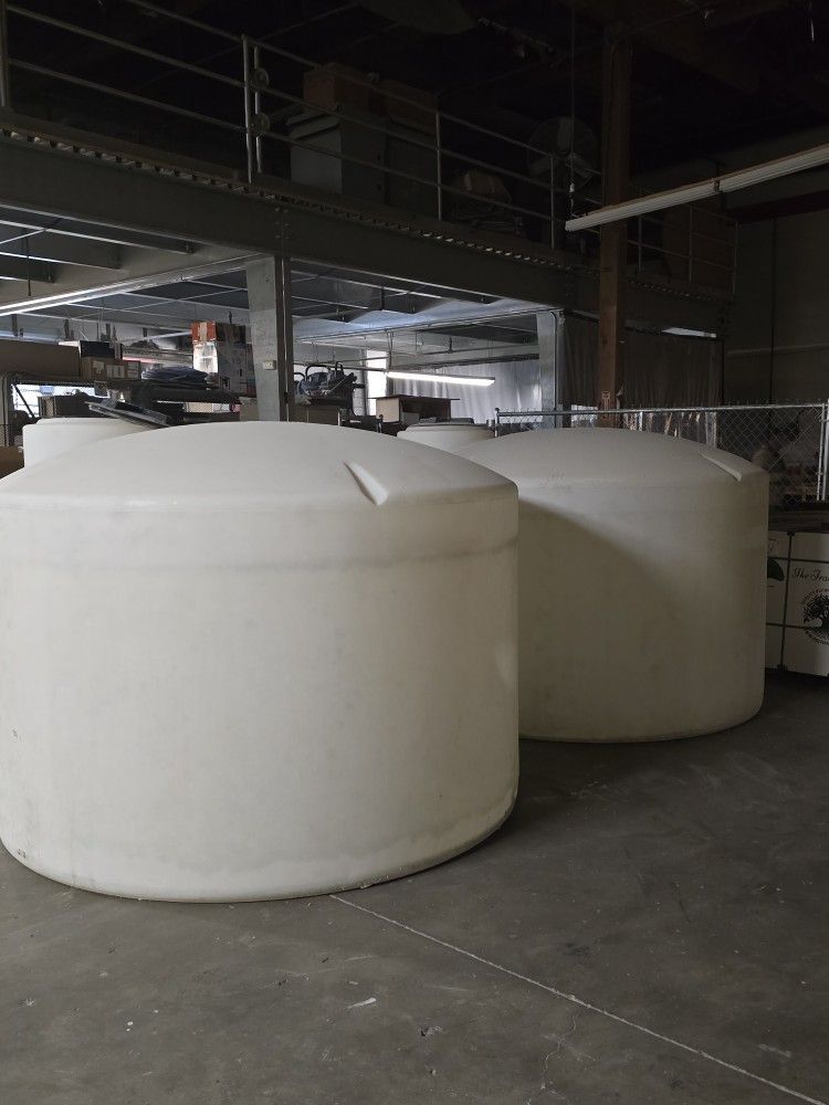 1550 Gallon Water Tanks
