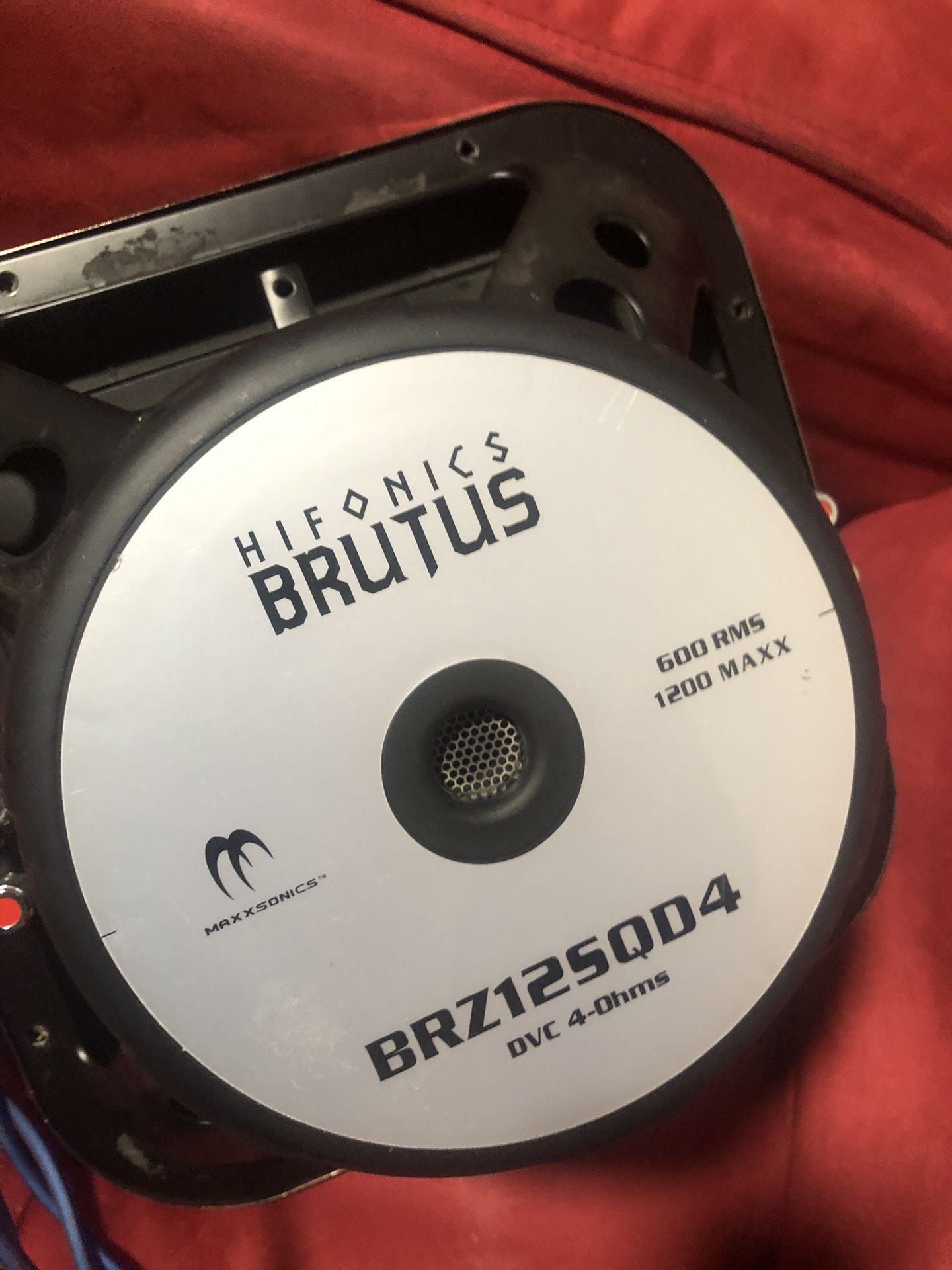 12 Inches HIFONICS. BRUTUS BRZ126QD4 1200 Watts. 600 RMS. 4 -ohms