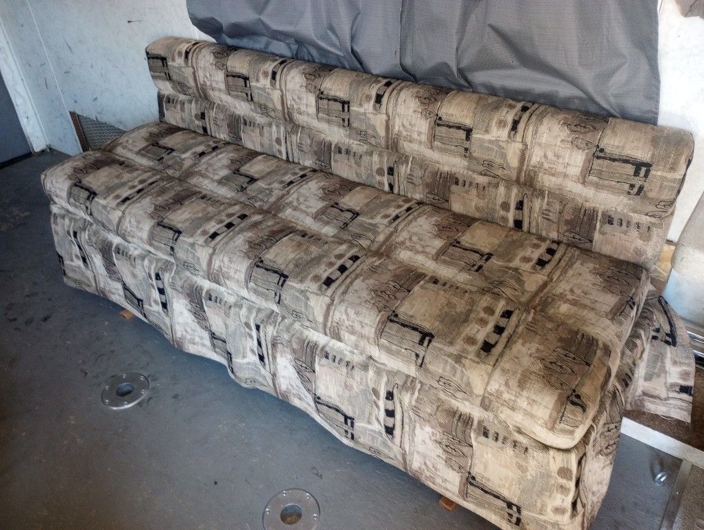 Rv Weekend Warrior Couches-bed And Pull Down Bed