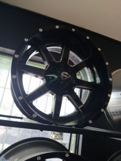 20x10 fuel rims 6 lug 6x139 6x5.5 6x135 on New tires 33 1250 20