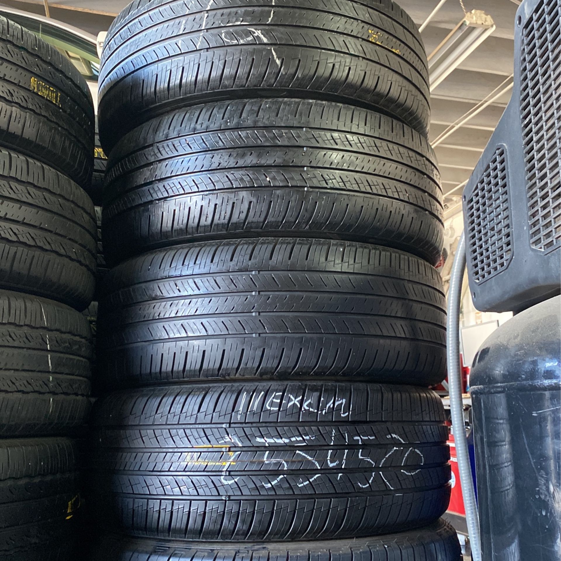 255/45R20 Marca Nexen Usadas En Excelentes Condiciones De Vida