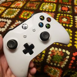 Xbox One Controller Mint Condition Works Perfectly In Every Way 