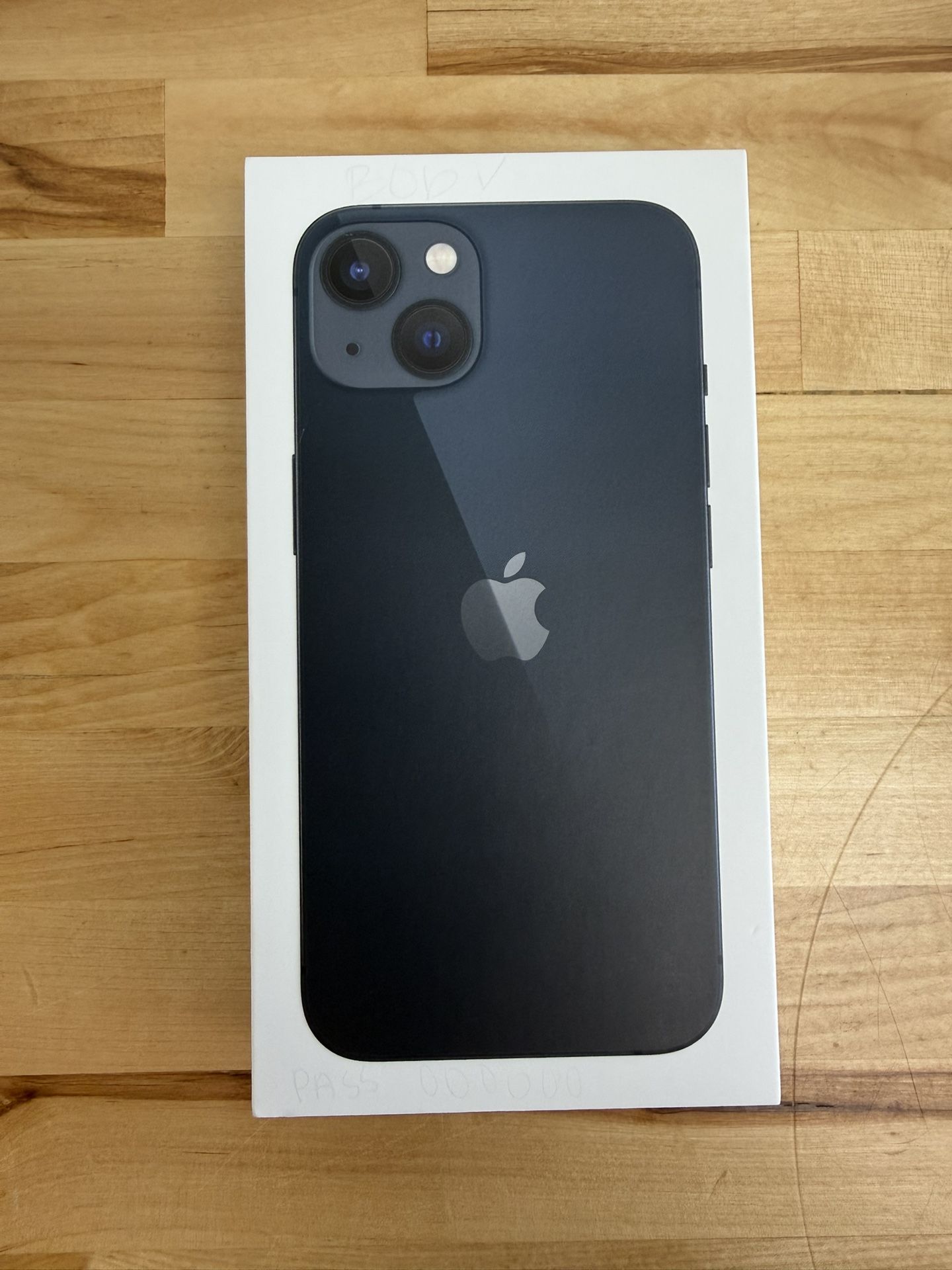 Like New in Box Unlocked iPhone 13 128GB Black. 5 available.