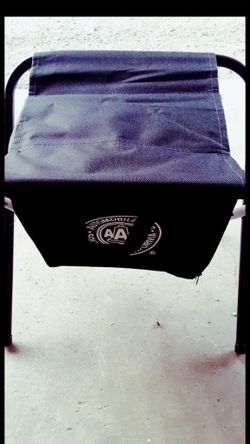 Cooler/tiny seat