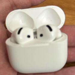 Apple Airpods Fourth Generation