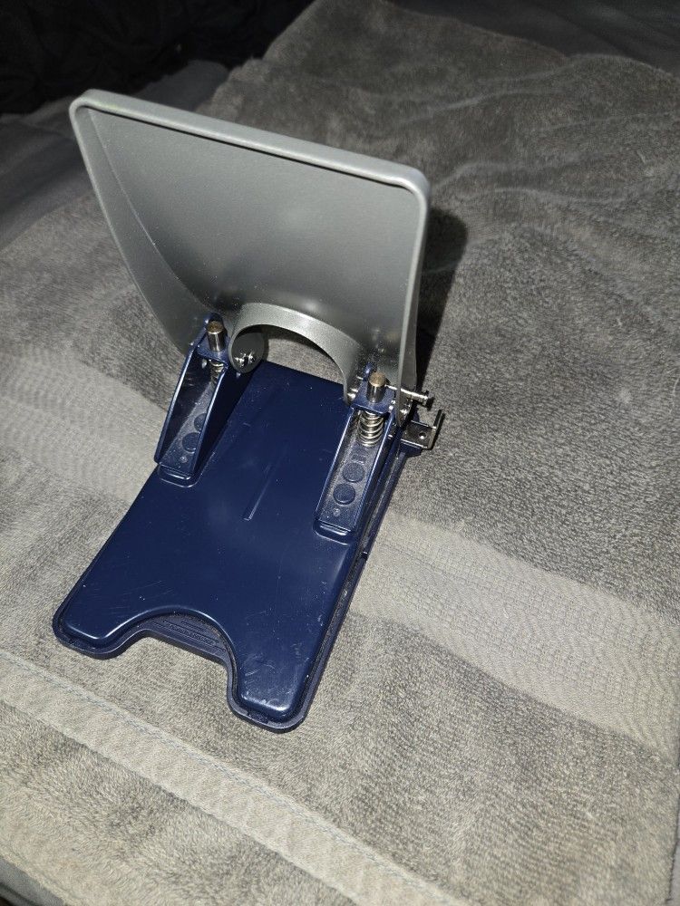 Staples One Touch Paper Punch