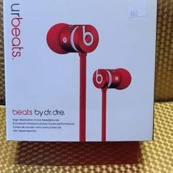 Skullcandy Samsung JVC Apple iPhone
Aux earbuds headphones ear bud many different types of Earbuds  available Bz1