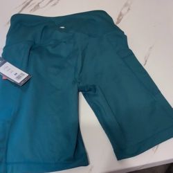 Short Yogalicious Lux  States Fresh, Odor Free Color Green Size M