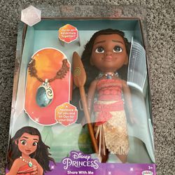 Moana Doll With Necklace