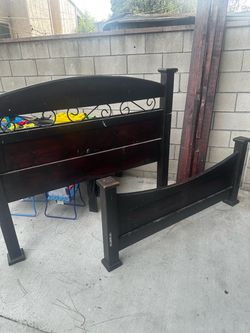 Cama queen Dark Wood Bed Frame with Scroll Detail