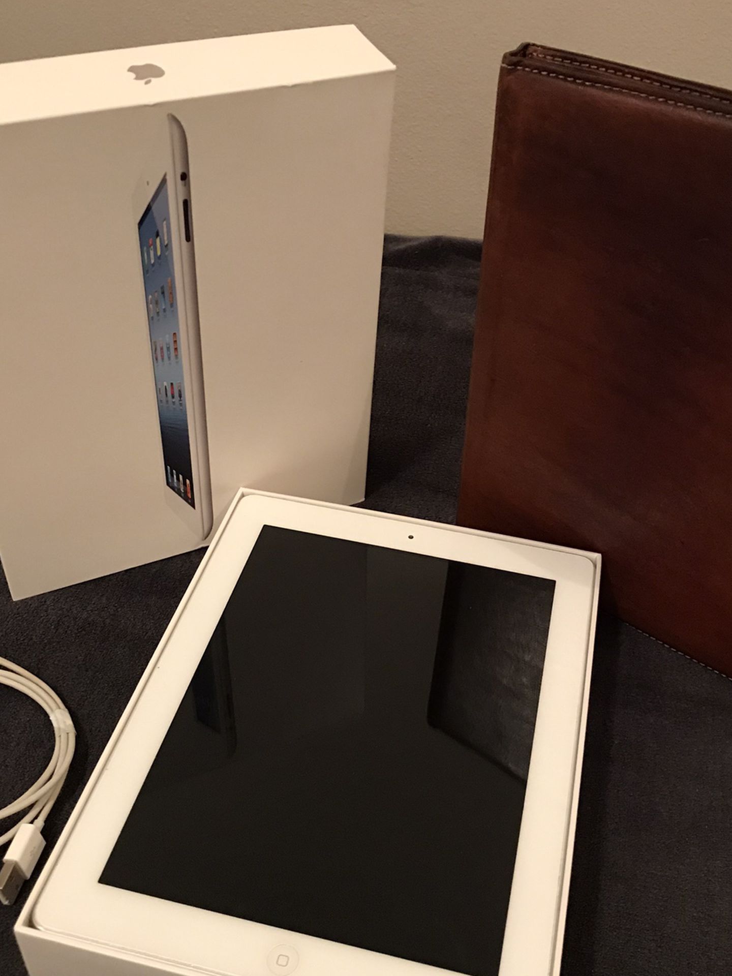 Apple iPad 3rd Generation White 16GB WiFi