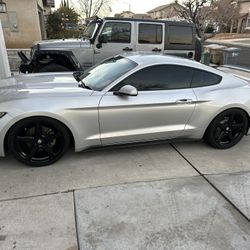 2016 Mustang V6 