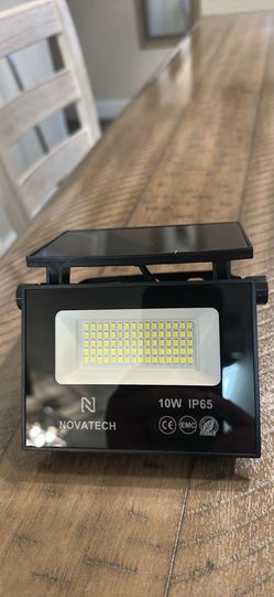 NOVATECH Solar LED Floodlight 10W IP65