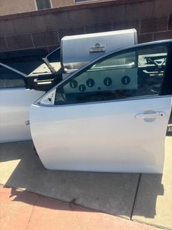LEFT DRIVER SIDE FRONT DOOR 2014 TOYOTA CAMRY (WHITE) WITH HINGES