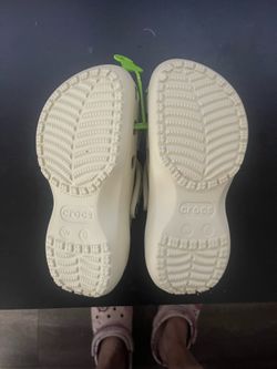 Crocs size 6 for women