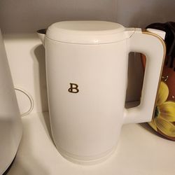 Drew Barrymore electric kettle