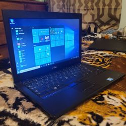 Laptop Marca Dell De 13 Pulgadas Procesador Intel Core i5 Windows  10 Con Programas 