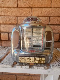 Seeburg 100 wall-o-matic