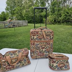 $45.00 - Vtg Floral Tapestry Luggage/Suitcase Set, 3pcs!  Like New/Travelers Brand - QVC!
