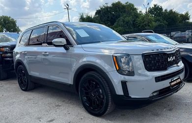 2022 KIA-TELLURIDE