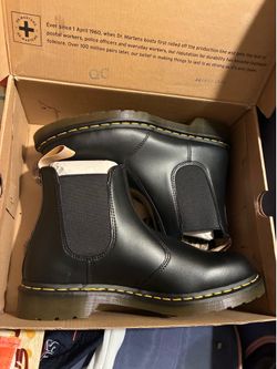 DOC MARTIN BOOTS  size 12