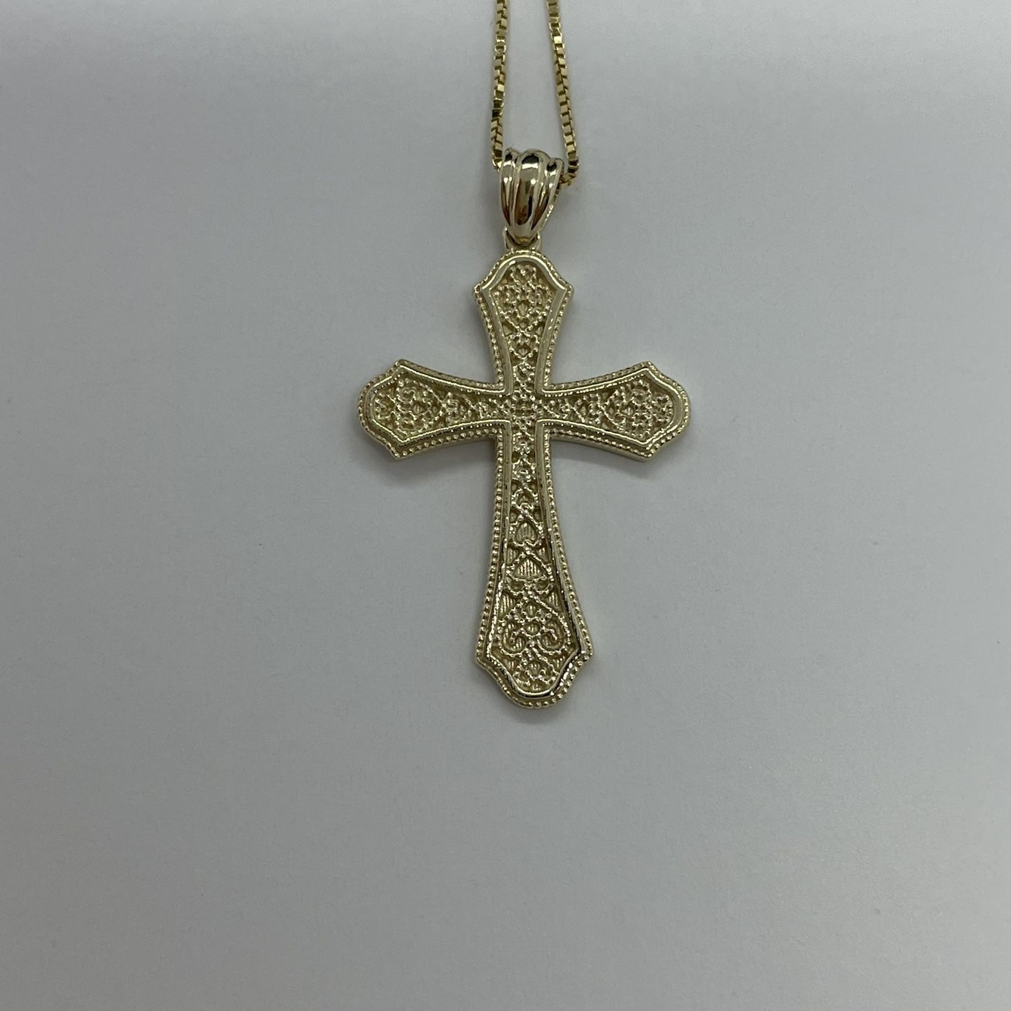 14k Gold Cross Pendant with Box Chain.New