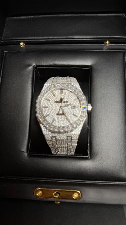 AP Watch Iced out
