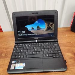 Toshiba Mini Laptop NB205
