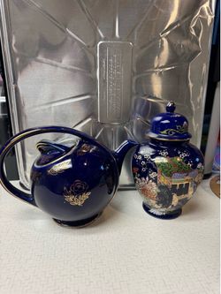 Vintage tea pot and vase