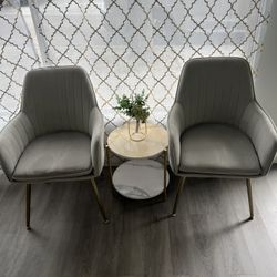 Chair With End Table 