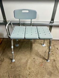 Adjustable bathtub transfer bench chair