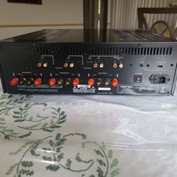 Rotel amplifier 