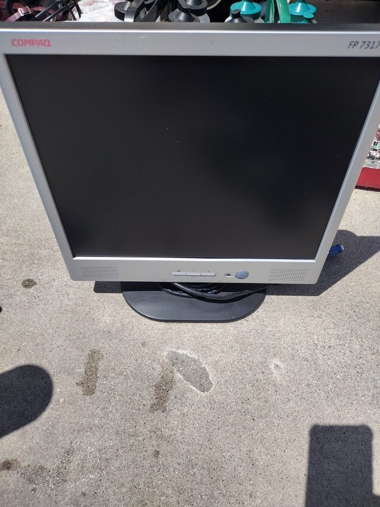 $$. COMPAQ MONITOR FP7317 $$$