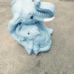 Mother And Baby Elephant Statue (Concrete)