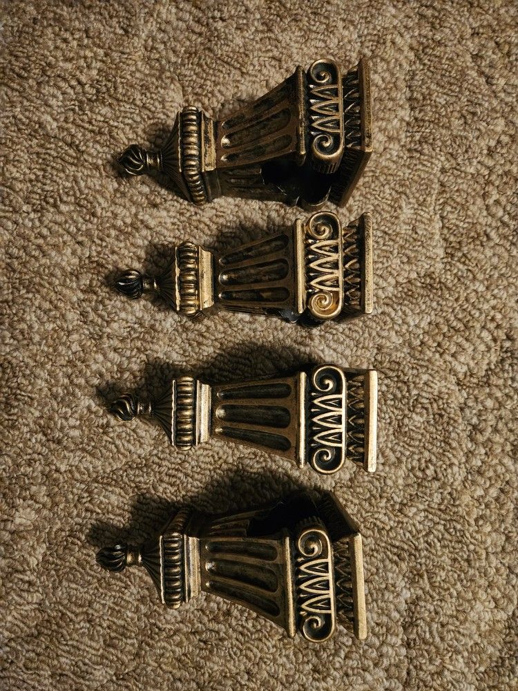 Renaissance Gold Curtain Drapery Sconce